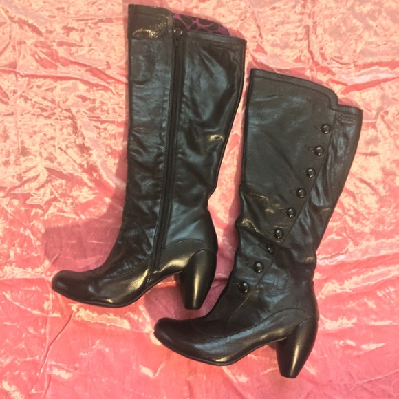 Tall Leather Boots w BOX Button Detail - JUMP - Picture 3 of 8